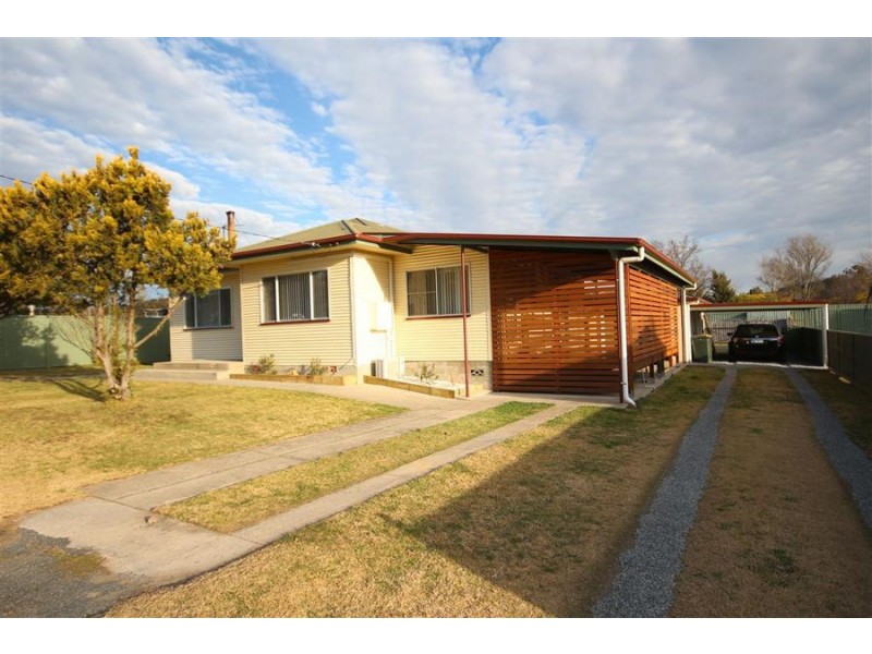 3 Clive Street, Tenterfield NSW 2372