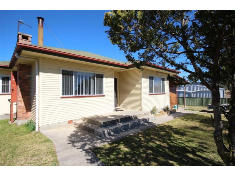 3 Clive Street, Tenterfield NSW 2372