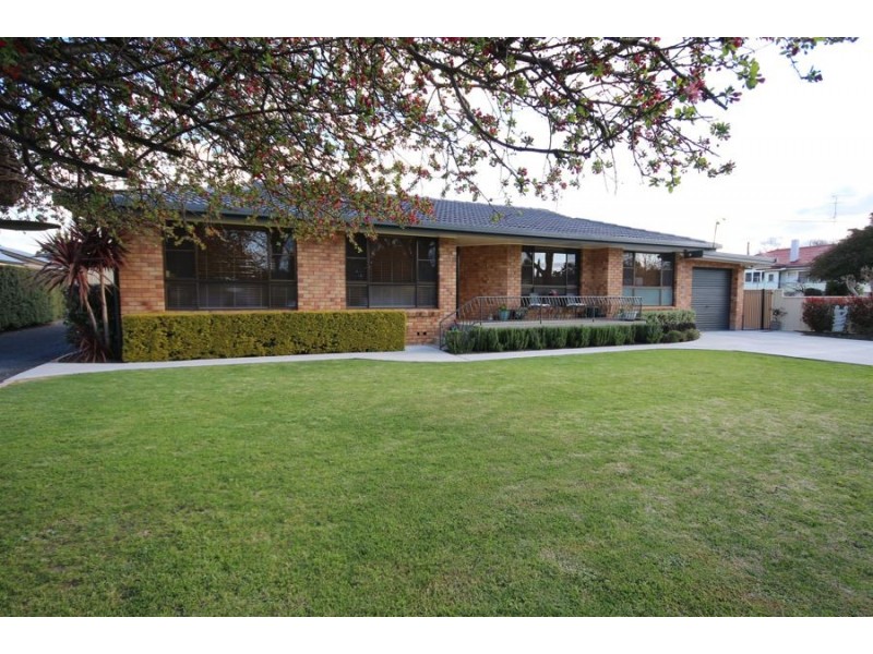 173 High Street, Tenterfield NSW 2372