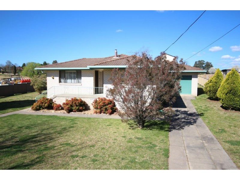 225 Logan Street, Tenterfield NSW 2372