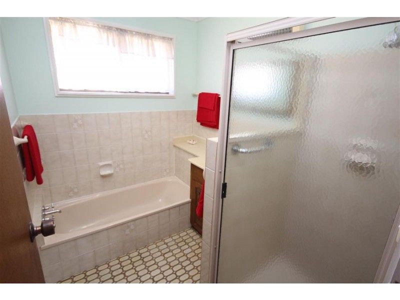 225 Logan Street, Tenterfield NSW 2372