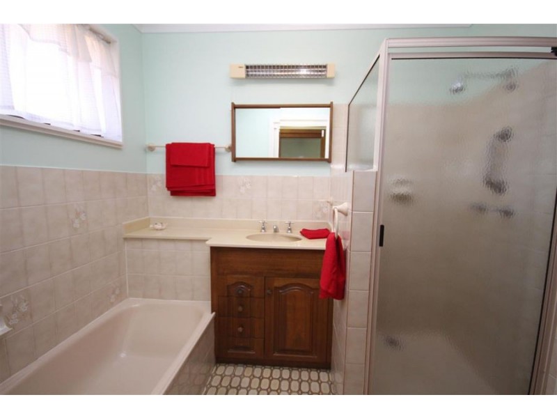 225 Logan Street, Tenterfield NSW 2372