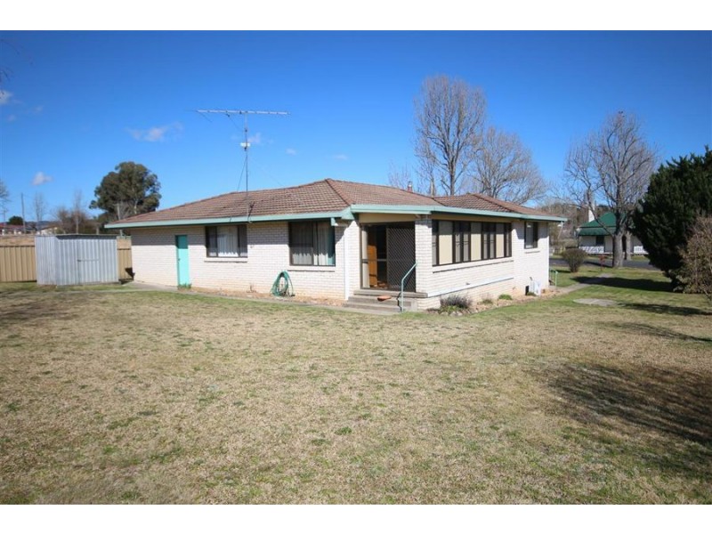 225 Logan Street, Tenterfield NSW 2372