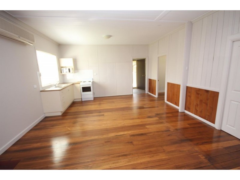 42 Margaret street, Tenterfield NSW 2372