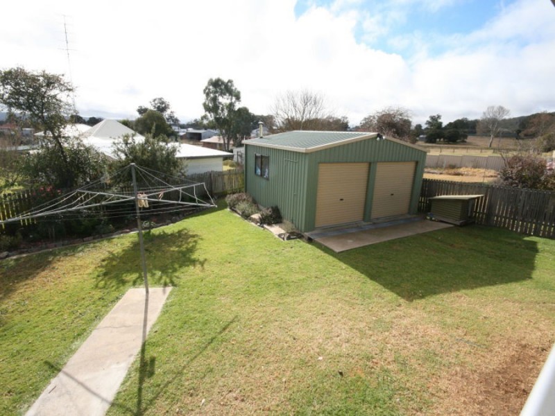 2 Jubilee Street, Tenterfield NSW 2372