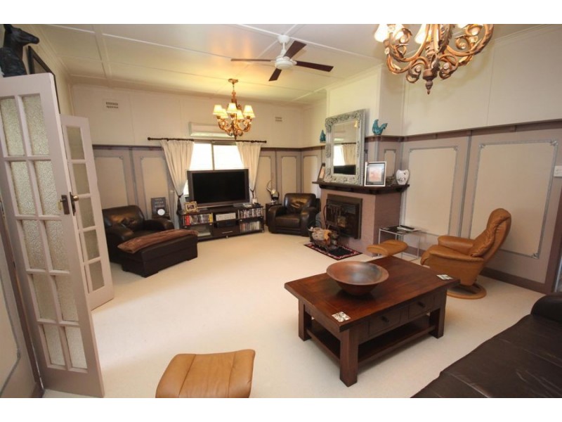 86 High Street, Tenterfield NSW 2372