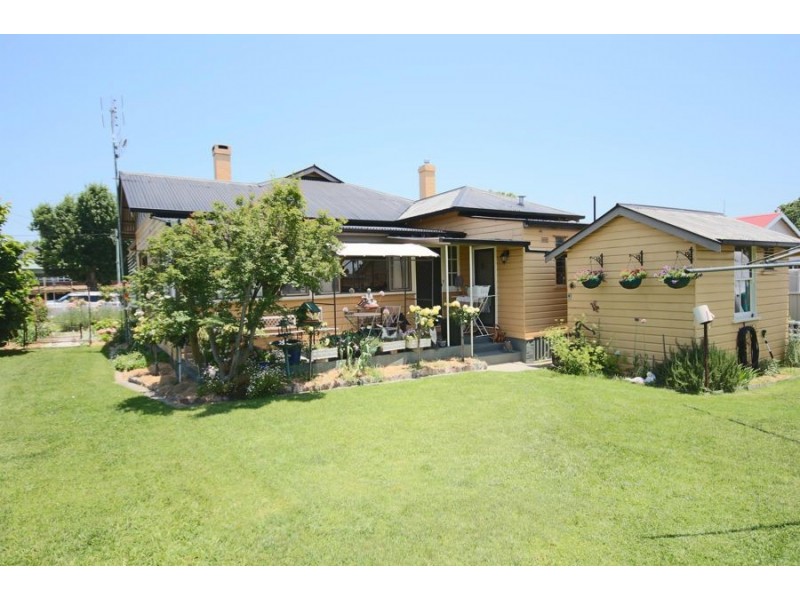 86 High Street, Tenterfield NSW 2372