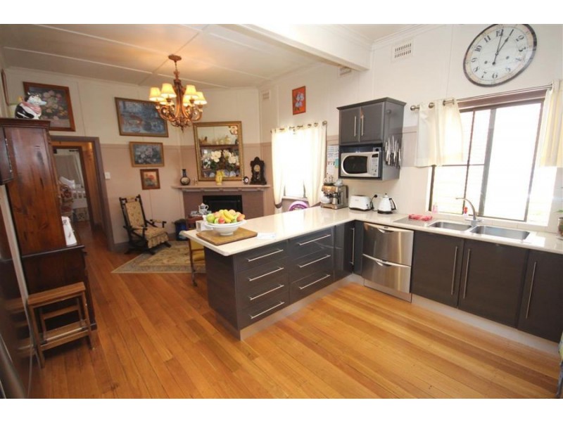 86 High Street, Tenterfield NSW 2372