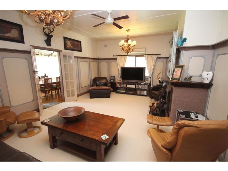 86 High Street, Tenterfield NSW 2372