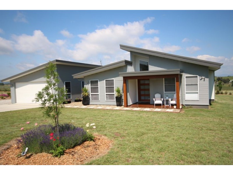27 Millers Lane, Tenterfield NSW 2372