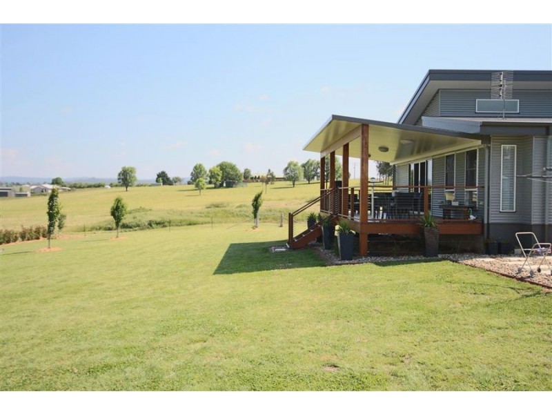 27 Millers Lane, Tenterfield NSW 2372