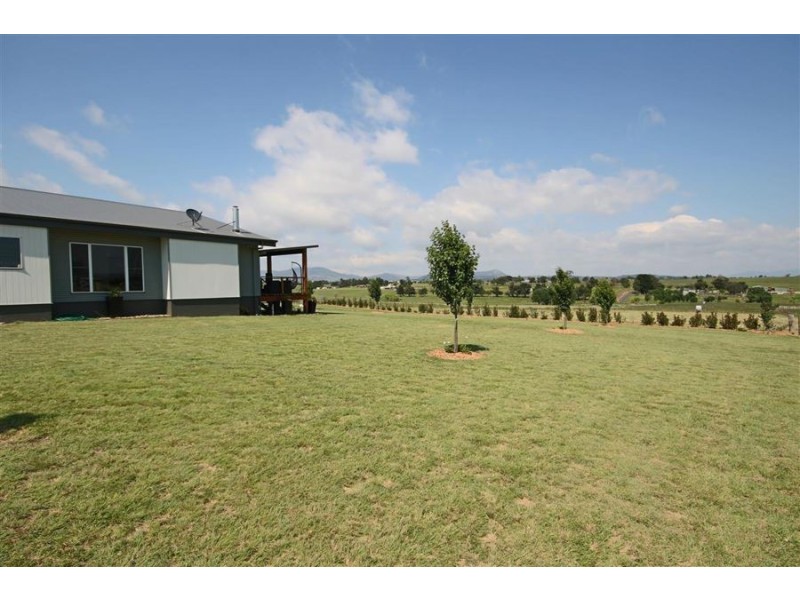 27 Millers Lane, Tenterfield NSW 2372