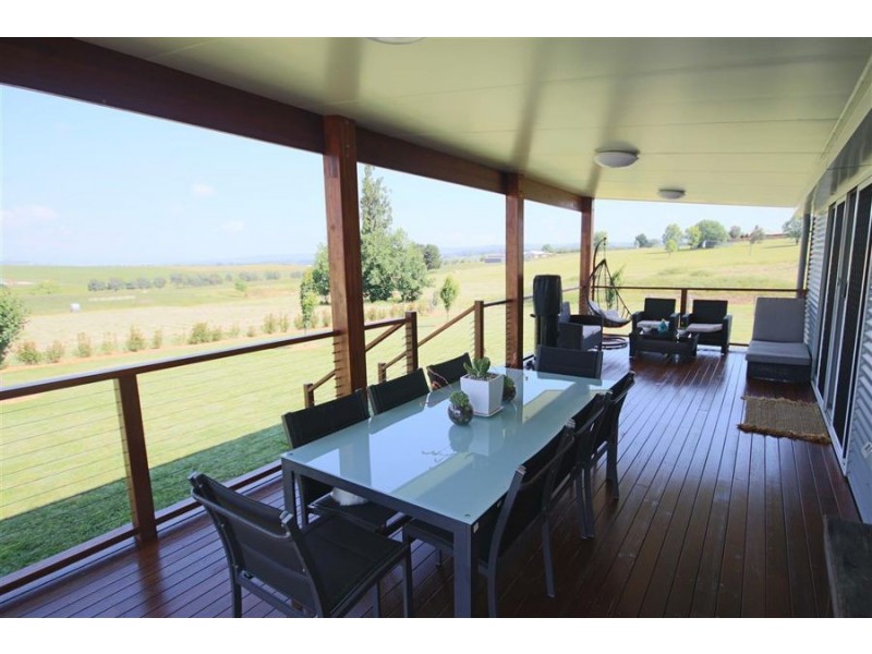 27 Millers Lane, Tenterfield NSW 2372