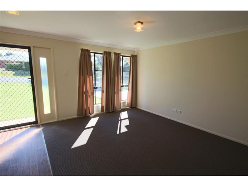 49 Riley Street, Tenterfield NSW 2372