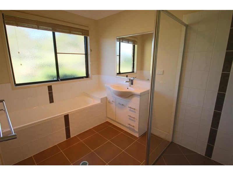 49 Riley Street, Tenterfield NSW 2372