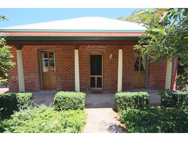 50 Wood Street, Tenterfield NSW 2372
