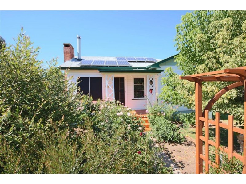 139 Petrie Street, Tenterfield NSW 2372