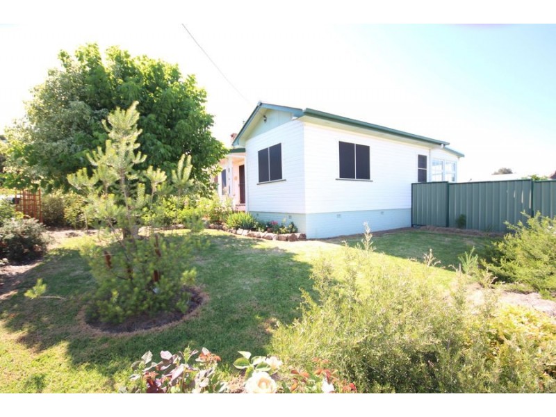139 Petrie Street, Tenterfield NSW 2372