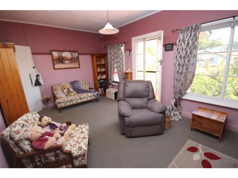 139 Petrie Street, Tenterfield NSW 2372