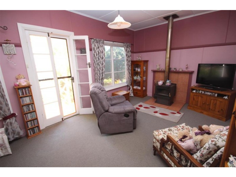 139 Petrie Street, Tenterfield NSW 2372