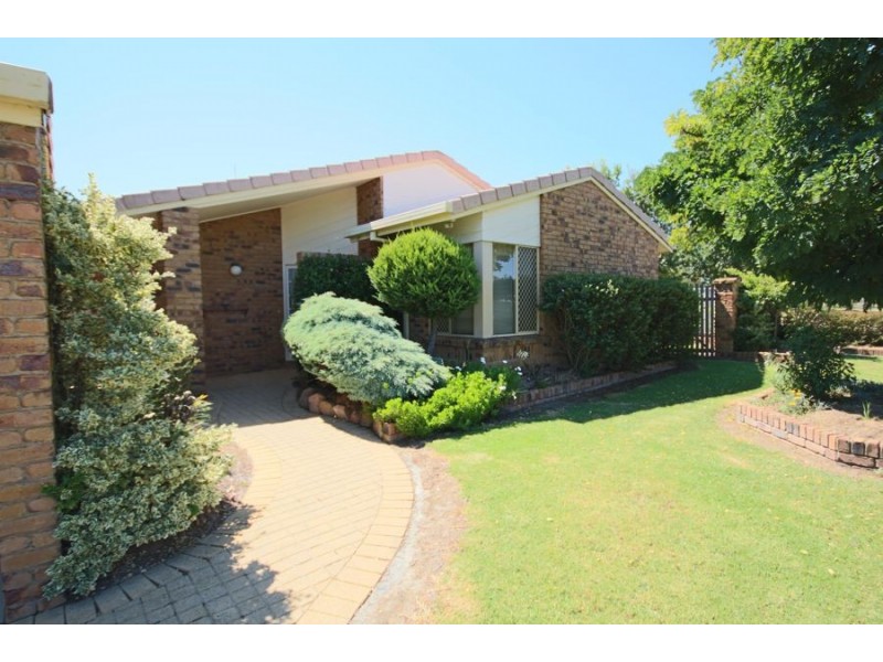 81 Wood Street, Tenterfield NSW 2372