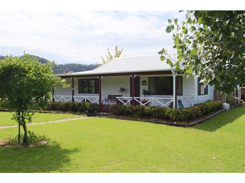 7437 New England Highway, Tenterfield NSW 2372