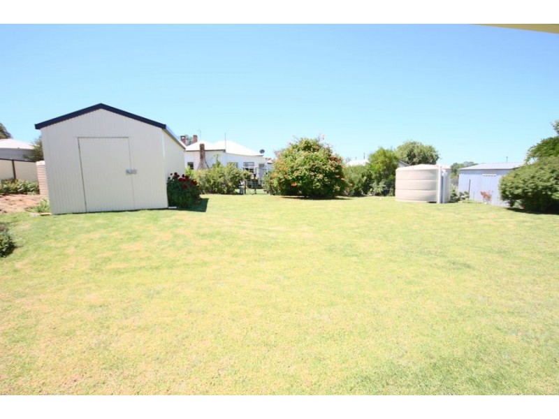 22 Laird Street, Tenterfield NSW 2372