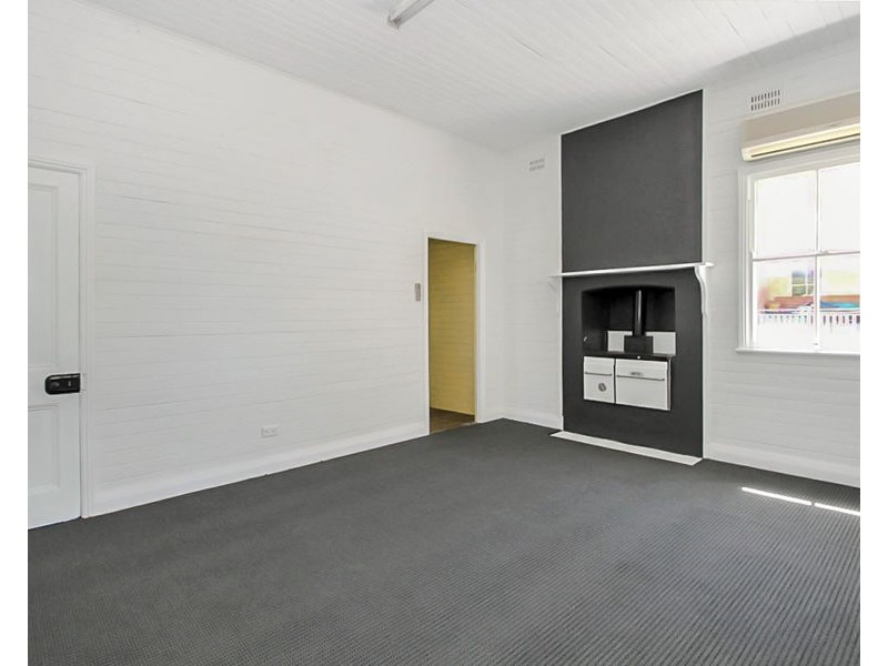 51 Molesworth Street, Tenterfield NSW 2372