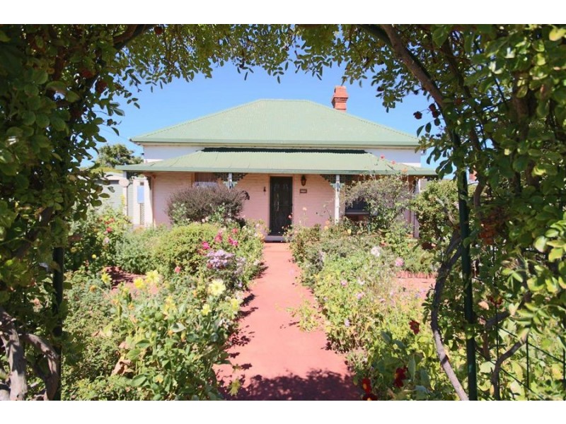 102 Bulwer street, Tenterfield NSW 2372