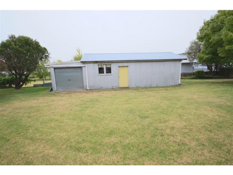 126 Rouse Street, Tenterfield NSW 2372