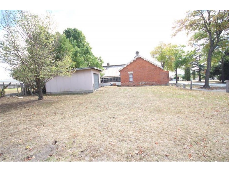 130 Logan Street, Tenterfield NSW 2372