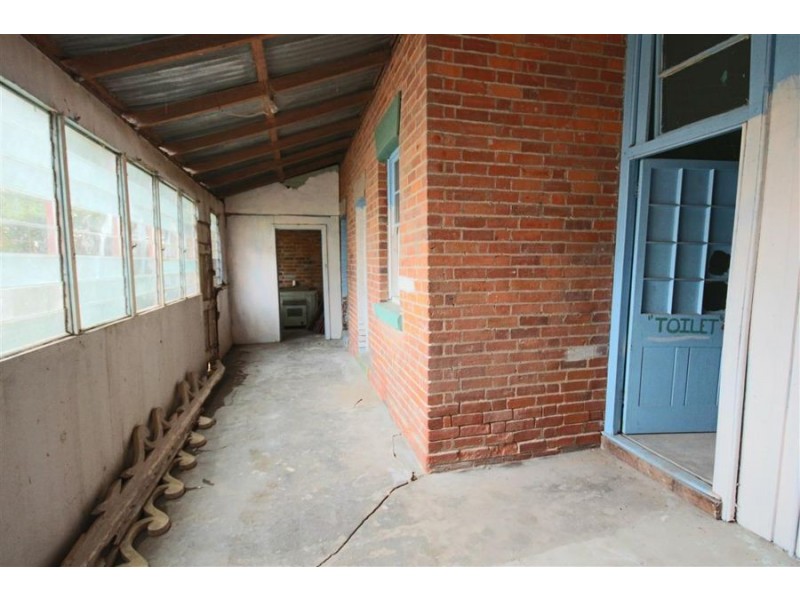 130 Logan Street, Tenterfield NSW 2372