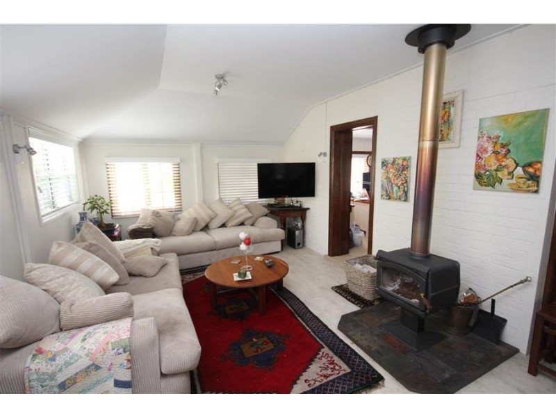 85 Molesworth Street, Tenterfield NSW 2372