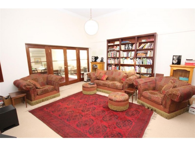 85 Molesworth Street, Tenterfield NSW 2372