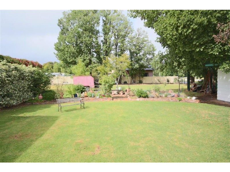 85 Molesworth Street, Tenterfield NSW 2372