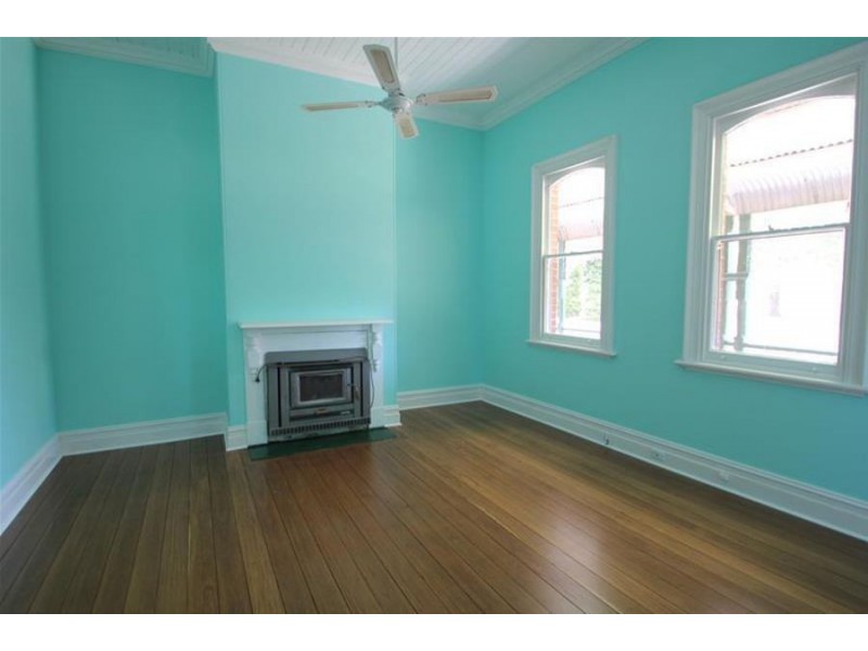 137 Logan Street, Tenterfield NSW 2372