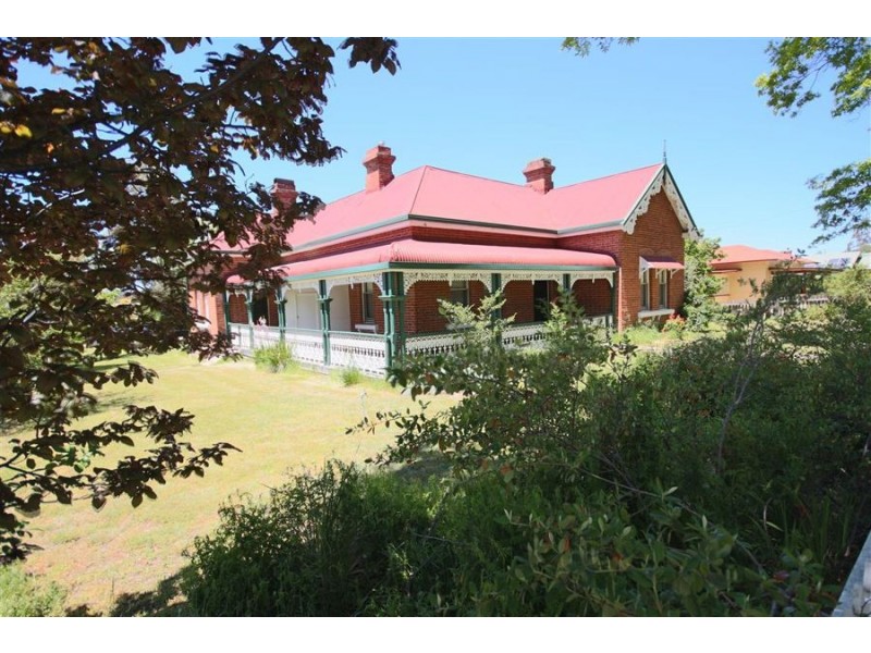 137 Logan Street, Tenterfield NSW 2372
