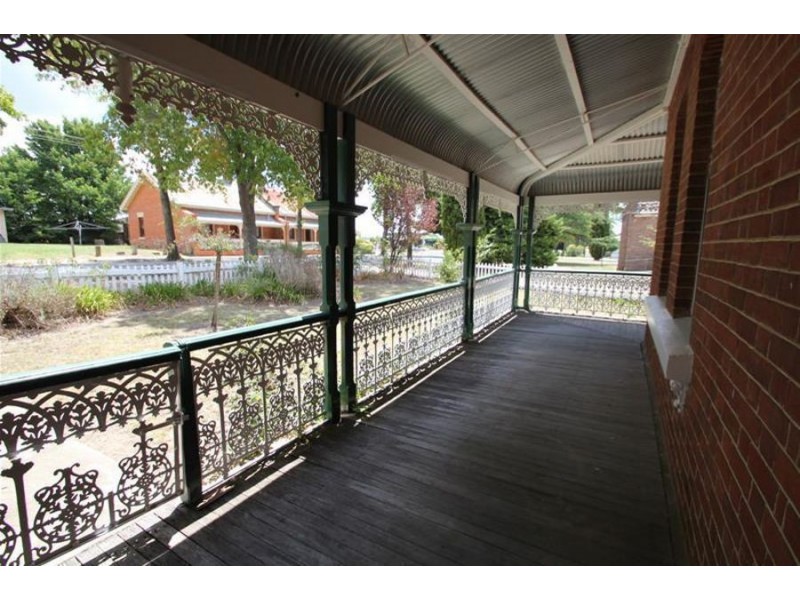 137 Logan Street, Tenterfield NSW 2372