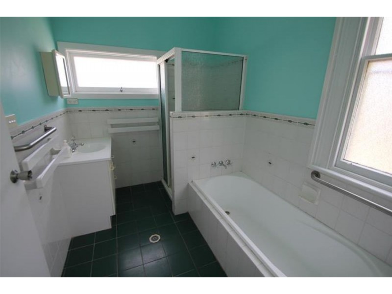 137 Logan Street, Tenterfield NSW 2372