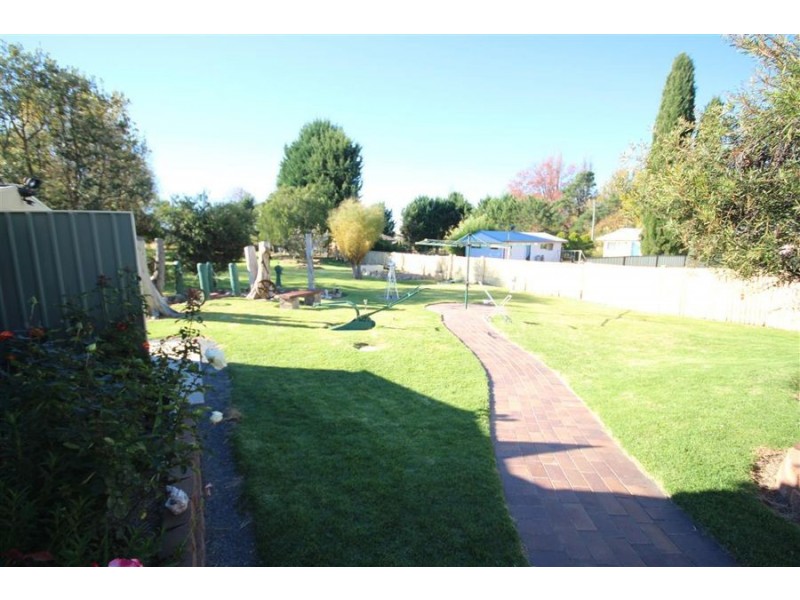 88 Manners Street, Tenterfield NSW 2372