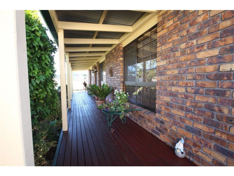 88 Manners Street, Tenterfield NSW 2372