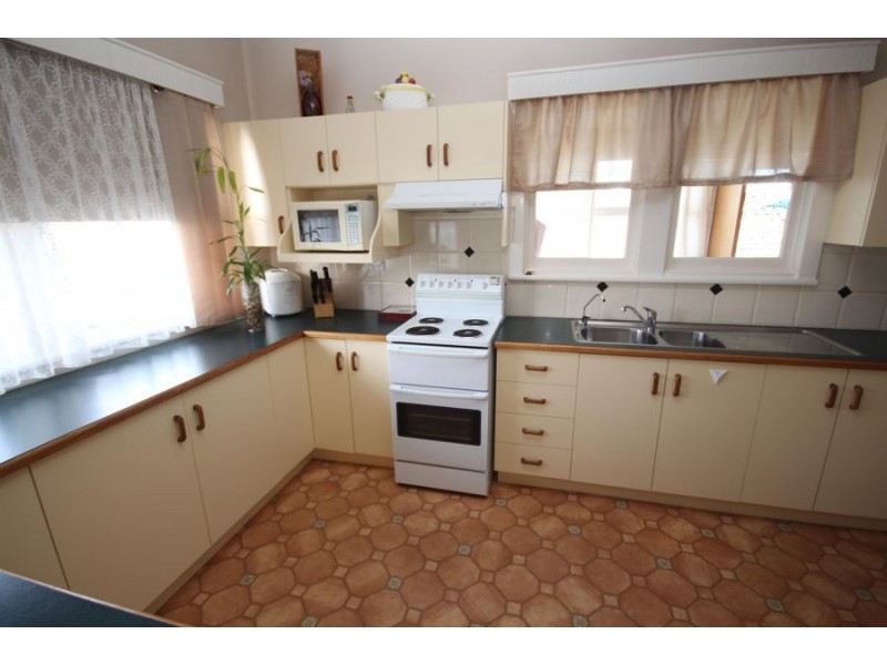 39 Margaret Street, Tenterfield NSW 2372