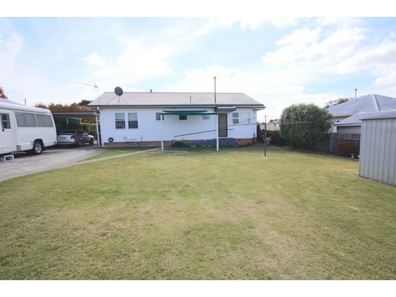 39 Margaret Street, Tenterfield NSW 2372
