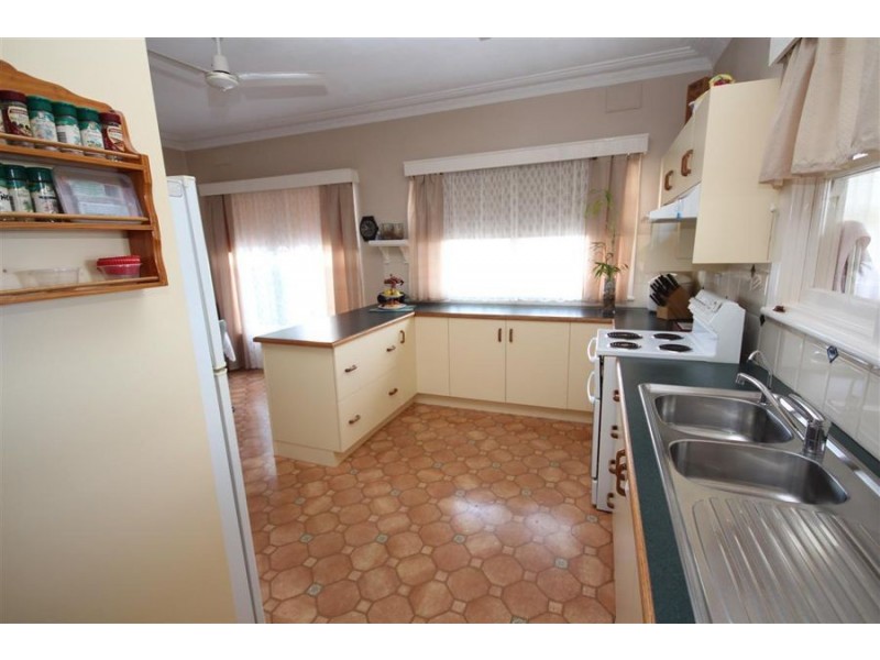 39 Margaret Street, Tenterfield NSW 2372