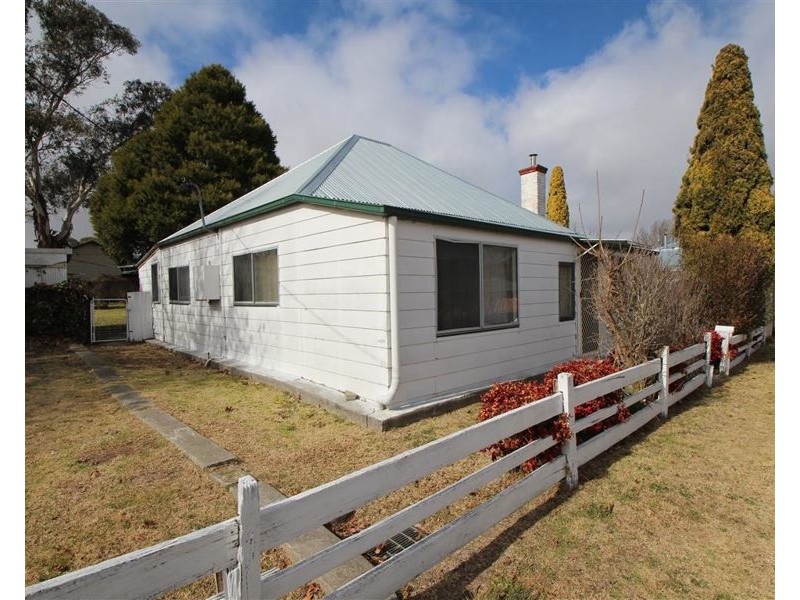 91 Scott Street, Tenterfield NSW 2372