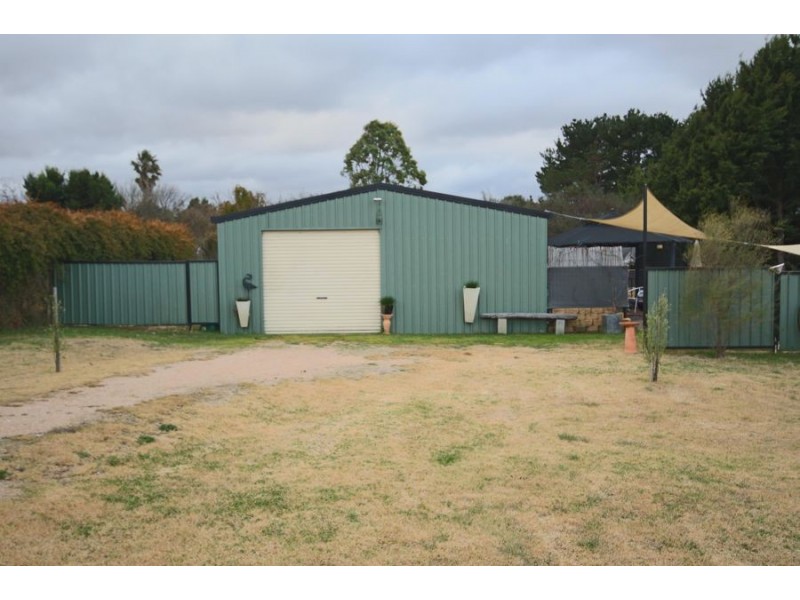 84 Cowper Street, Tenterfield NSW 2372
