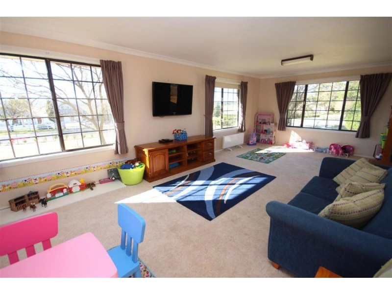 20 Aldershot Road, Tenterfield NSW 2372