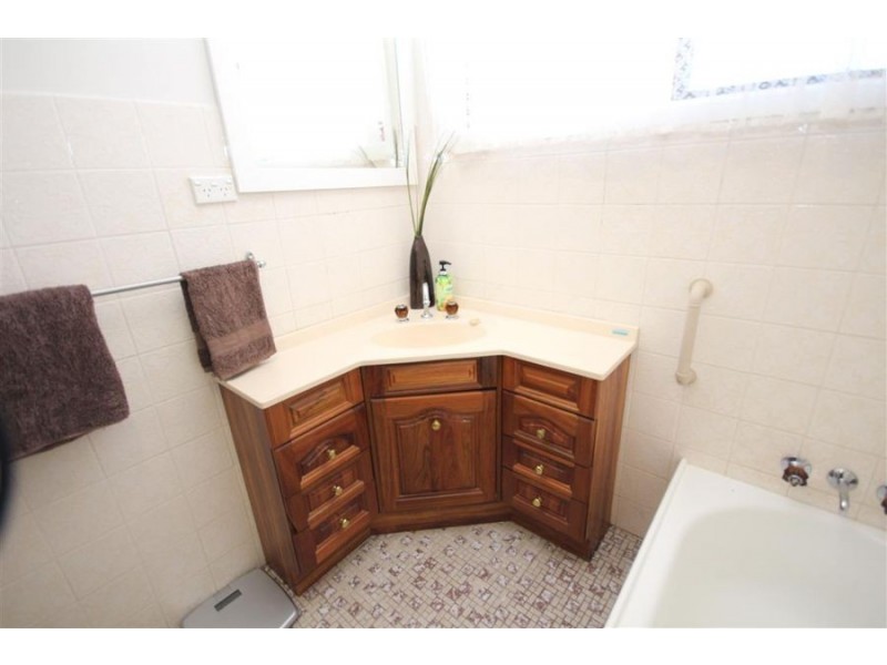 20 Aldershot Road, Tenterfield NSW 2372