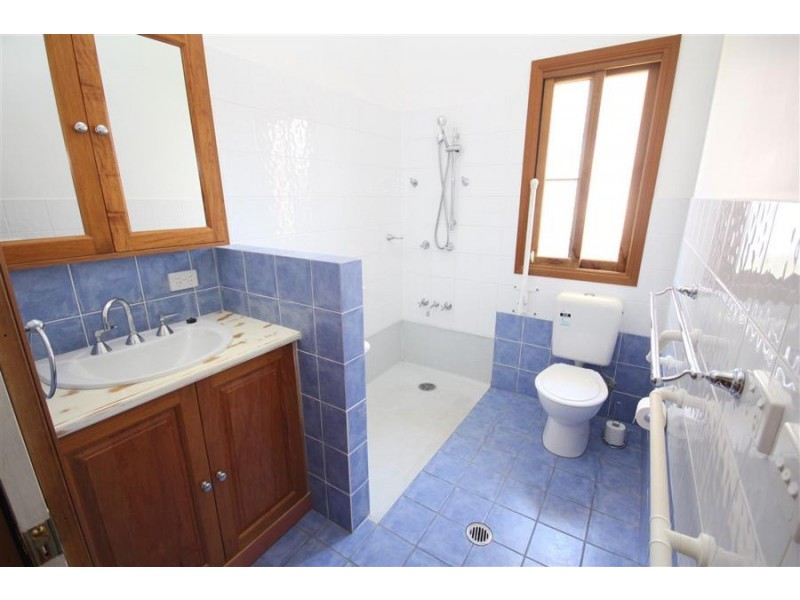 65 Molesworth Street, Tenterfield NSW 2372