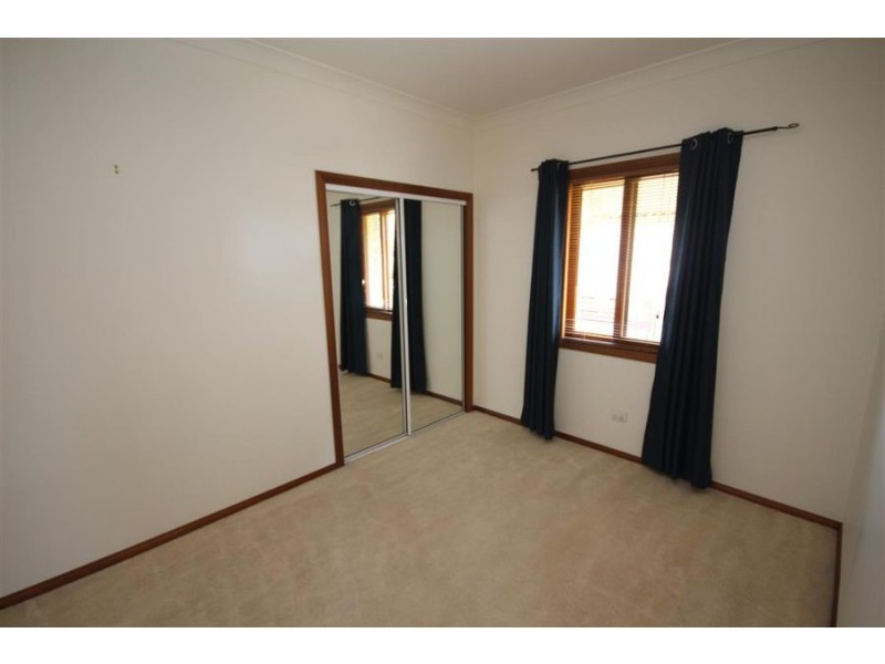 65 Molesworth Street, Tenterfield NSW 2372